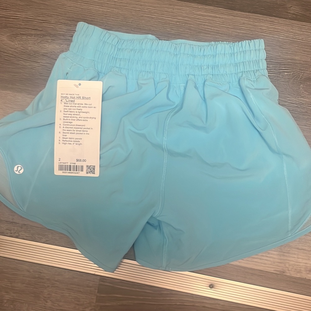 NWT Lululemon Hotty Hot High rise shorts